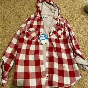 *NWT* Women’s Columbia size m hooded button up